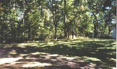 67222 Oak Ct grounds