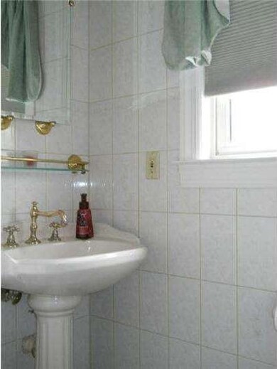 1109 Riverview Dr, Reading, PA 19605 - photo 6