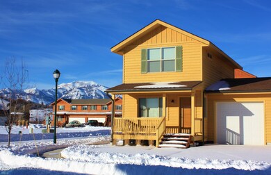 Winter Exterior Photo 3