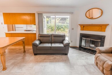 1149 SE Spy Glass Ridge Dr, Lincoln City, OR 97367 - photo 4