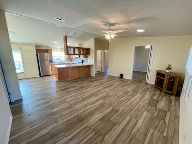 812 Nelson Dr, Lady Lake, FL 32159 - photo 7