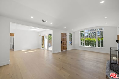 11151 Hortense St, North Hollywood, CA 91602 - photo 4