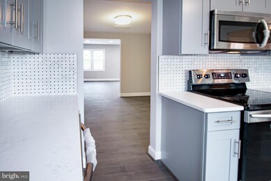 9437 Cherwek Dr, Lorton, VA 22079 - photo 5