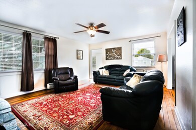 4722 Pinewood Rd, Jacksonville, FL 32210 - photo 7