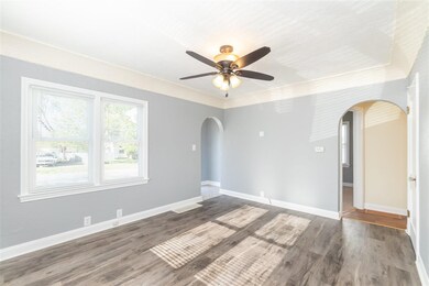 914 E Mitchell Ave, Waterloo, IA 50702 - photo 4