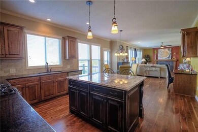 10117 Deer Run St, Lenexa, KS 66220 - photo 4