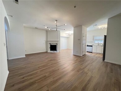 Large great room with modern lighting & romantic f