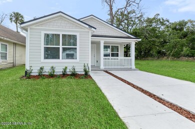 1464 7th St W-1