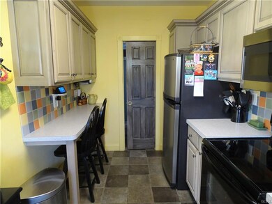 4205 Roosevelt St, Whitehall, PA 18052 - photo 7