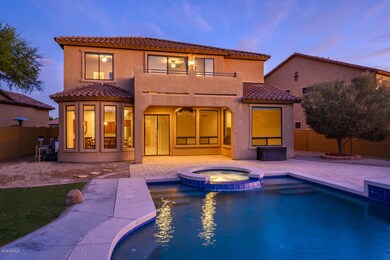 Oversized Pool w/ Hot Tub