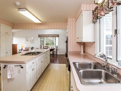 231 Carpenter Dr, Wakefield, RI 02879 - photo 6