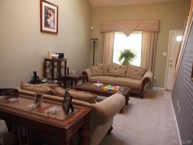 5640 Stonecroft Ln, Allentown, PA 18106 - photo 2