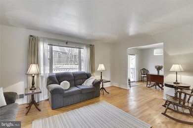 6836 Stoneybrooke Ln, Alexandria, VA 22306 - photo 4