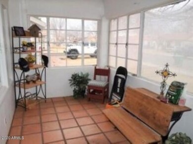 605 W Oak St, Winslow, AZ 86047 - photo 2