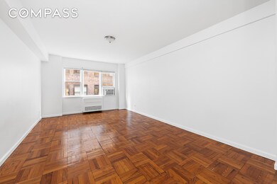 240 E 46th St unit 8H, New York, NY 10017 - photo 2