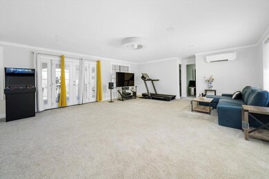 07-Living-Room