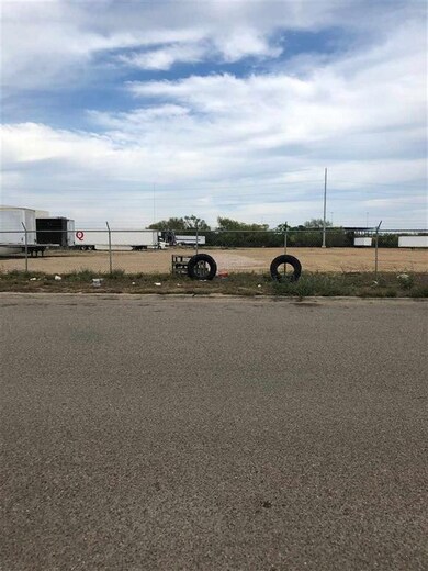 11901 Hayter Rd, Laredo, TX 78045 - photo 7