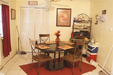 Comfortable Eat-in Area of Kitchen!