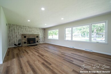 8-web-or-mls-707-e-judd-st