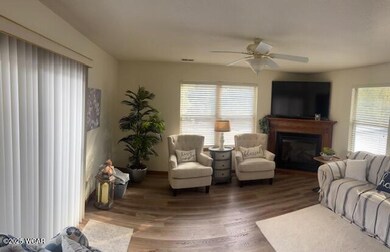 3806 yale 12