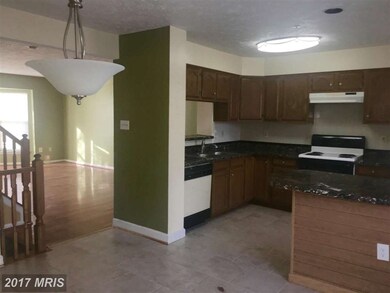 20509 Lowfield Dr, Germantown, MD 20874 - photo 5