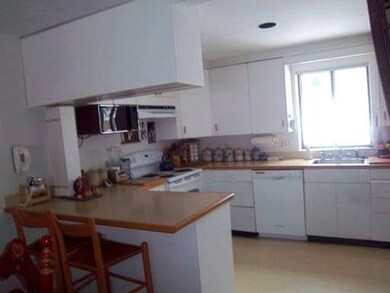 342 Hemlock Cir, Lincoln, MA 01773 - photo 3