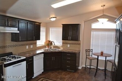 Kitchen/Breakfast Area