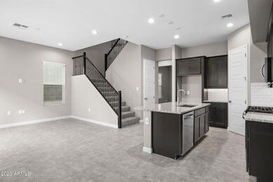 9-web-or-mls-17438-n-49th-st