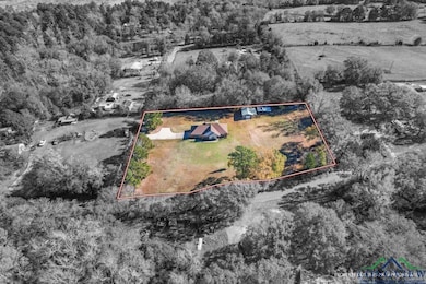 View of subject property featuring property parcel outlined