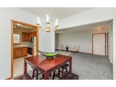 6320 Greenbriar Ln SW unit B, Cedar Rapids, IA 52404 - photo 7