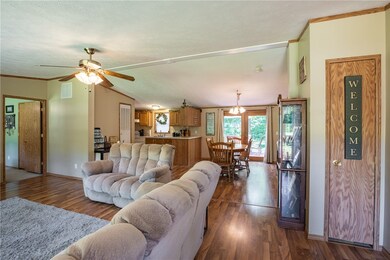 8832 E South Circle Dr, Effingham, IL 62401 - photo 4