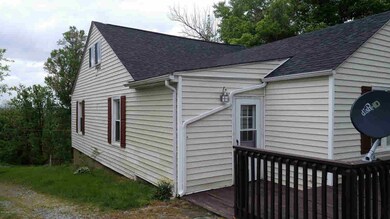 133 Upland Dr, Pulaski, VA 24301 - photo 3