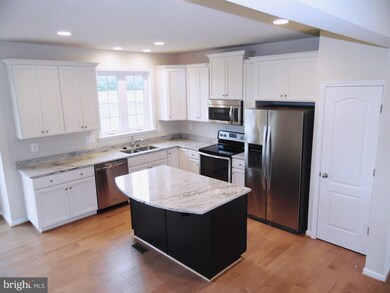 20237 Capital Ln, Hagerstown, MD 21742 - photo 7