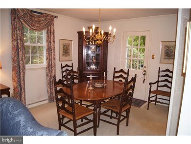 607 Midland Cir, Berwyn, PA 19312 - photo 4