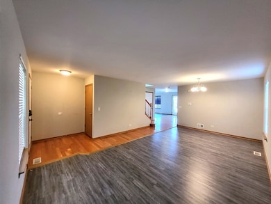 1073 Walker Ct, Antioch, IL 60002 - photo 3