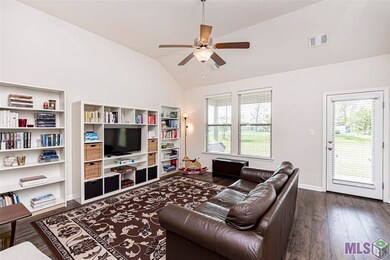 39278 Legacy Lake Dr, Gonzales, LA 70737 - photo 7