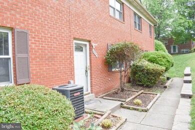 9759 Hagel Cir, Lorton, VA 22079 - photo 2