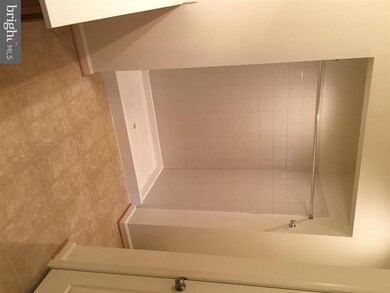 2505 Eastbourne Dr unit 239, Woodbridge, VA 22191 - photo 7