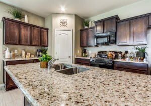 546 Sunset Valley Ave, Socorro, TX 79927 - photo 7