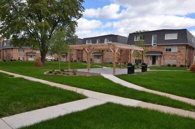 10023 Holly Ln unit 2S, Des Plaines, IL 60016 - photo 2