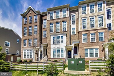 43489 Town Gate Square unit ., Chantilly, VA 20152 - photo 2