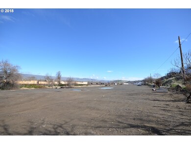 2519 E 2nd St, the Dalles, OR 97058 - photo 4