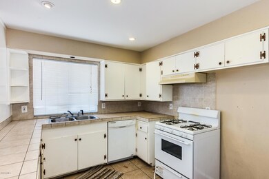 9820 N 14th St, Phoenix, AZ 85020 - photo 3