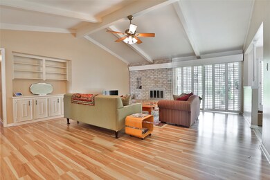 4303 Black Locust Dr, Houston, TX 77088 - photo 4