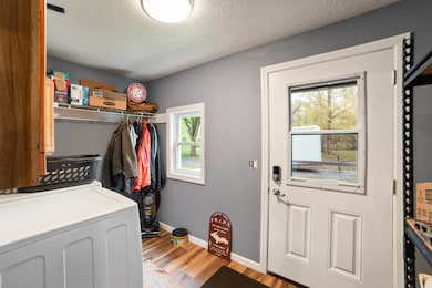 Entry/ mud room / laundry room - 2849 Ellis Road,