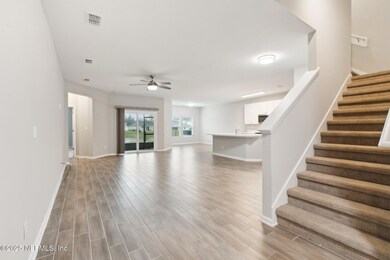 23-web-or-mls-Firethorn Ave-007