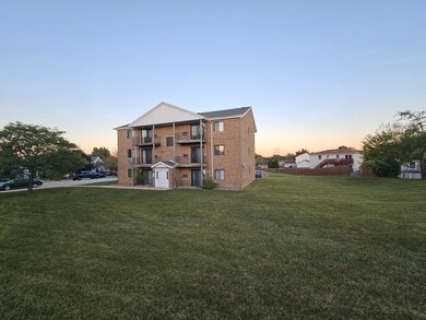 737 Lippert Ln unit 3S, Glendale Heights, IL 60139 - photo 2