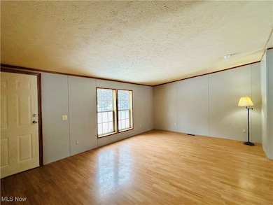 10481 Knowlton Rd, Garrettsville, OH 44231 - photo 6