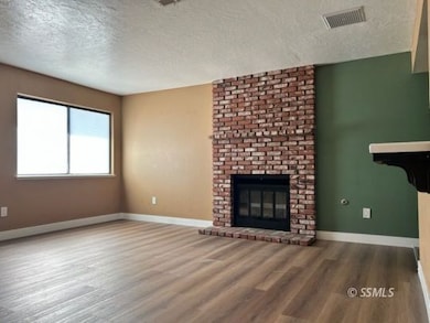 912 W Graaf Ave, Ridgecrest, CA 93555 - photo 2