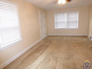 1836 SW Randolph Ave, Topeka, KS 66604 - photo 2